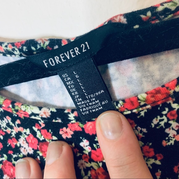 Forever 21 floral skater dress - Picture 5 of 5